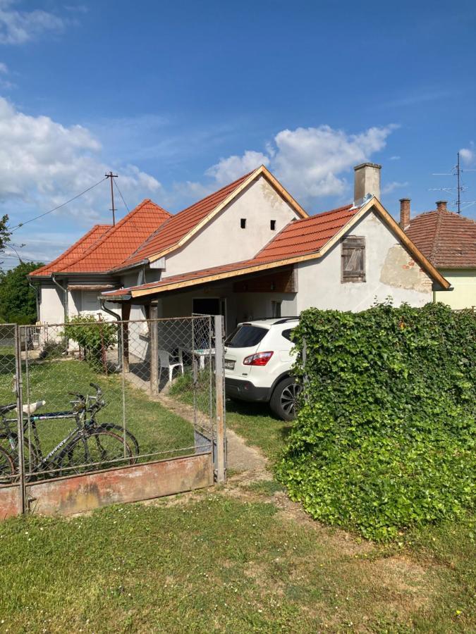 98 Petofi Utca Villa Balatonmagyarod Exterior photo